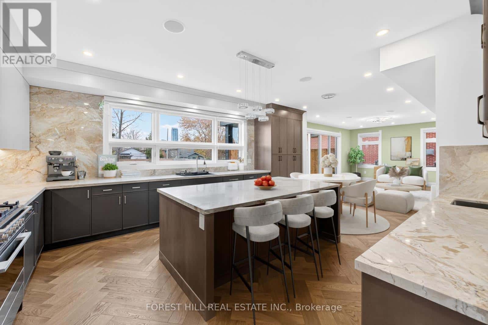 Mississauga (Fairview) — Mississauga (Fairview) - Photo 2 of 46