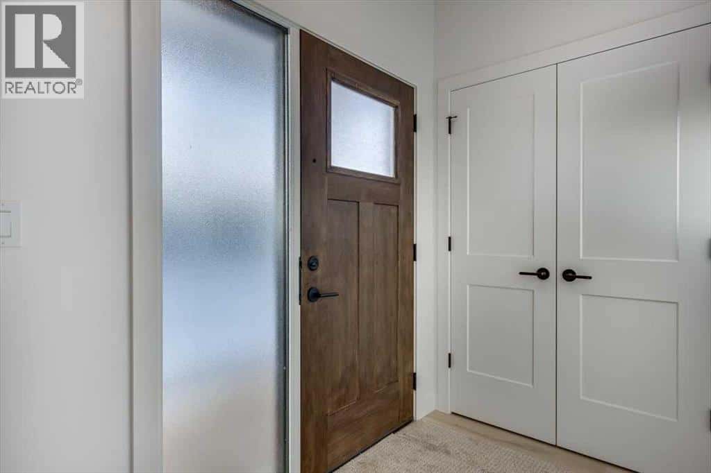 36 Memorial Parkway — Rural Red Deer County, Alberta - Photo 5 of 42