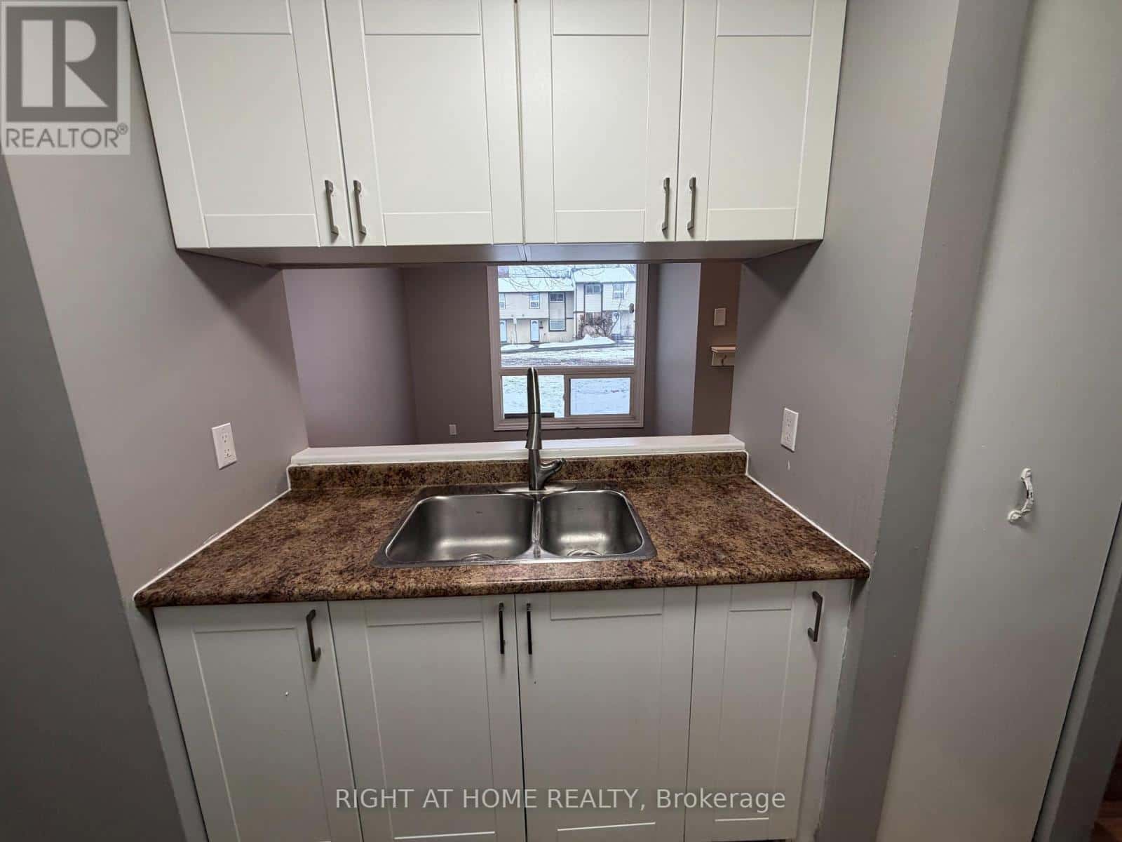 Ottawa — Ottawa - Photo 5 of 22