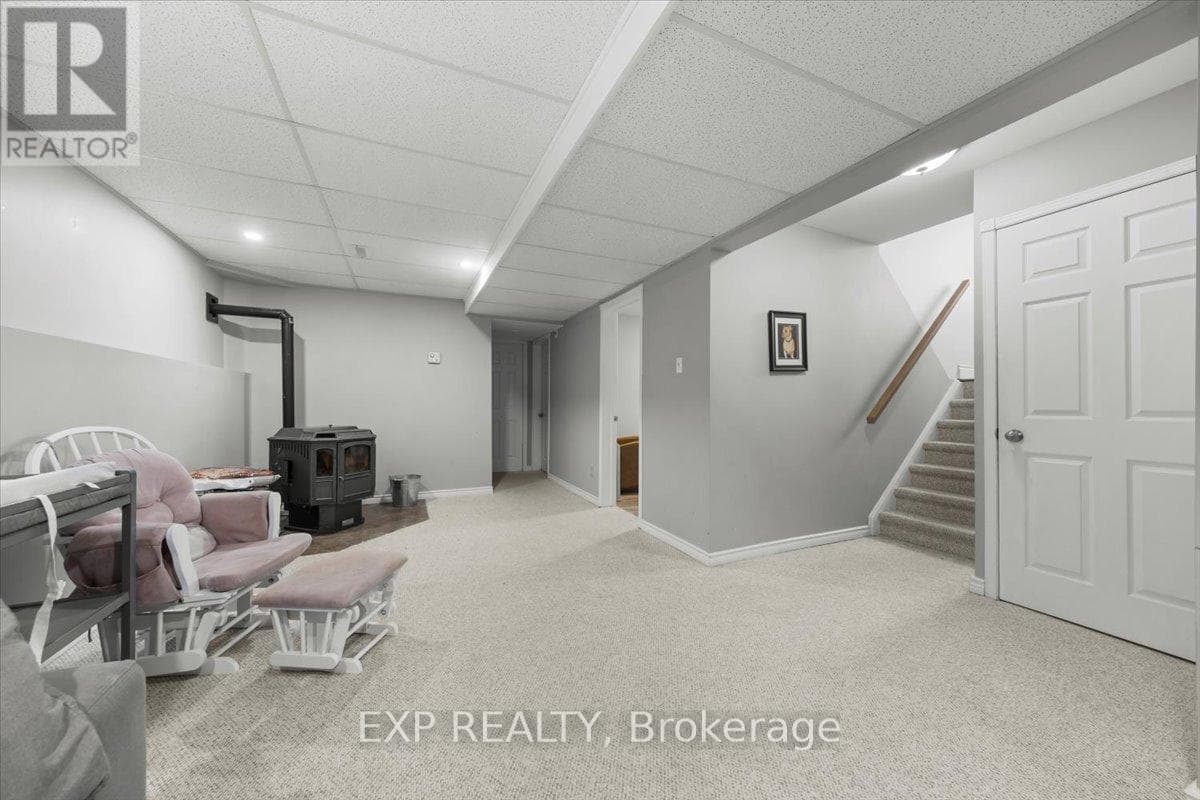 Russell — Russell - Main photo