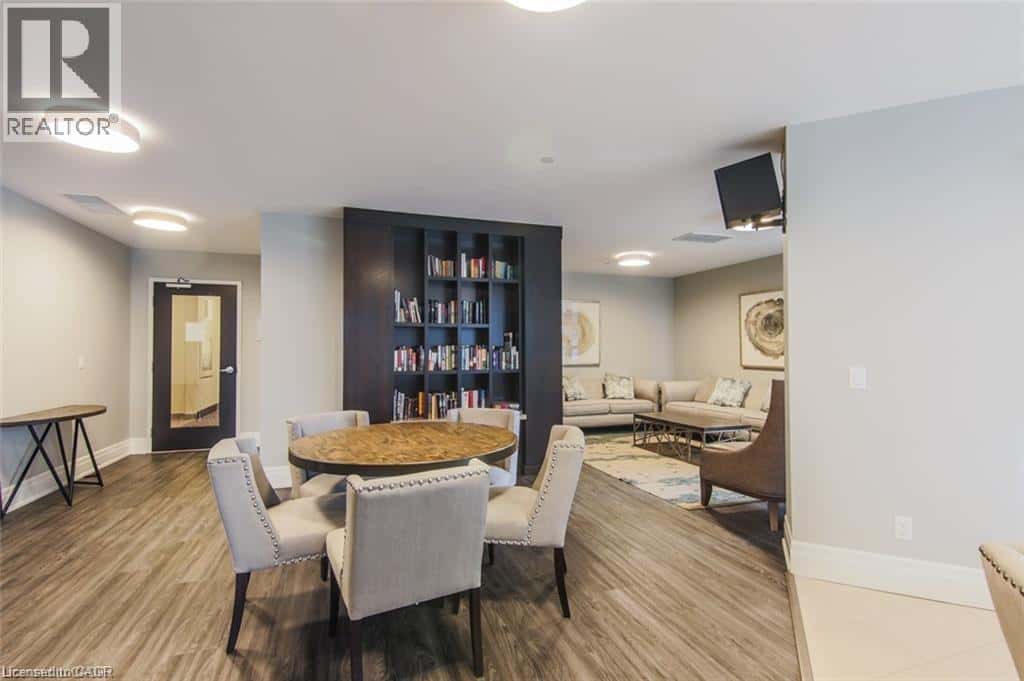 Waterloo — Waterloo - Photo 4 of 40