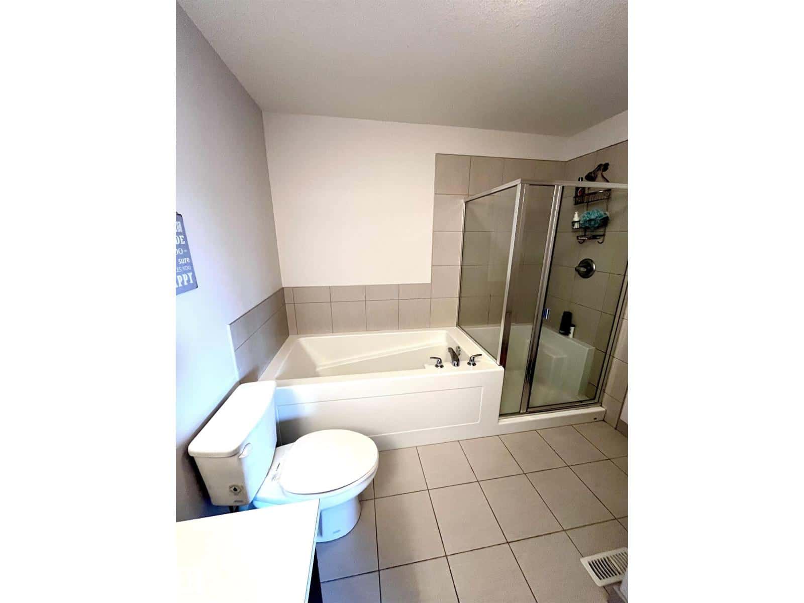 Edmonton — Edmonton - Photo 4 of 28