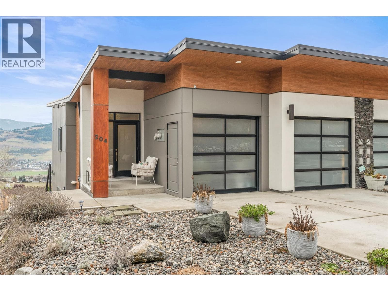 Vernon — Vernon - Main photo