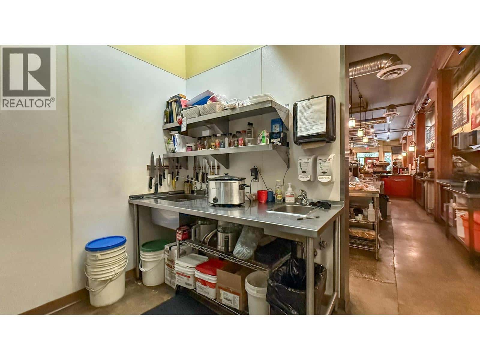 Kelowna — Kelowna - Photo 4 of 34