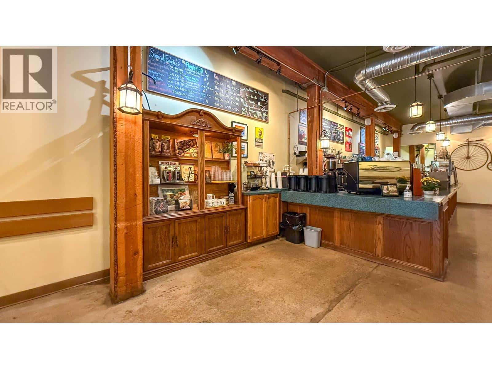 Kelowna — Kelowna - Photo 5 of 34