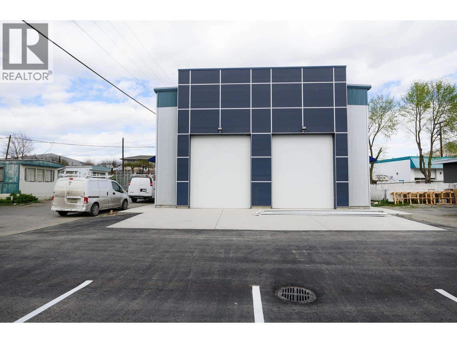 240 LARKSPUR Street Unit# 101 & 102 — Kamloops - Photo 2 of 28