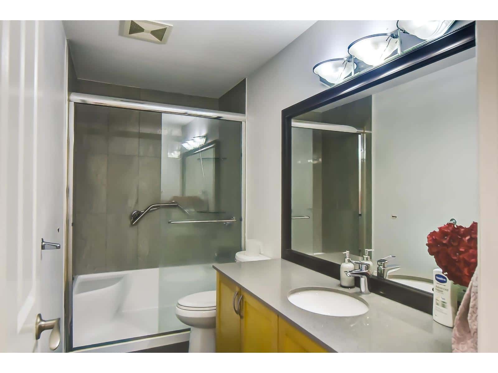 132 12040 68 AVENUE — Surrey - Photo 4 of 40