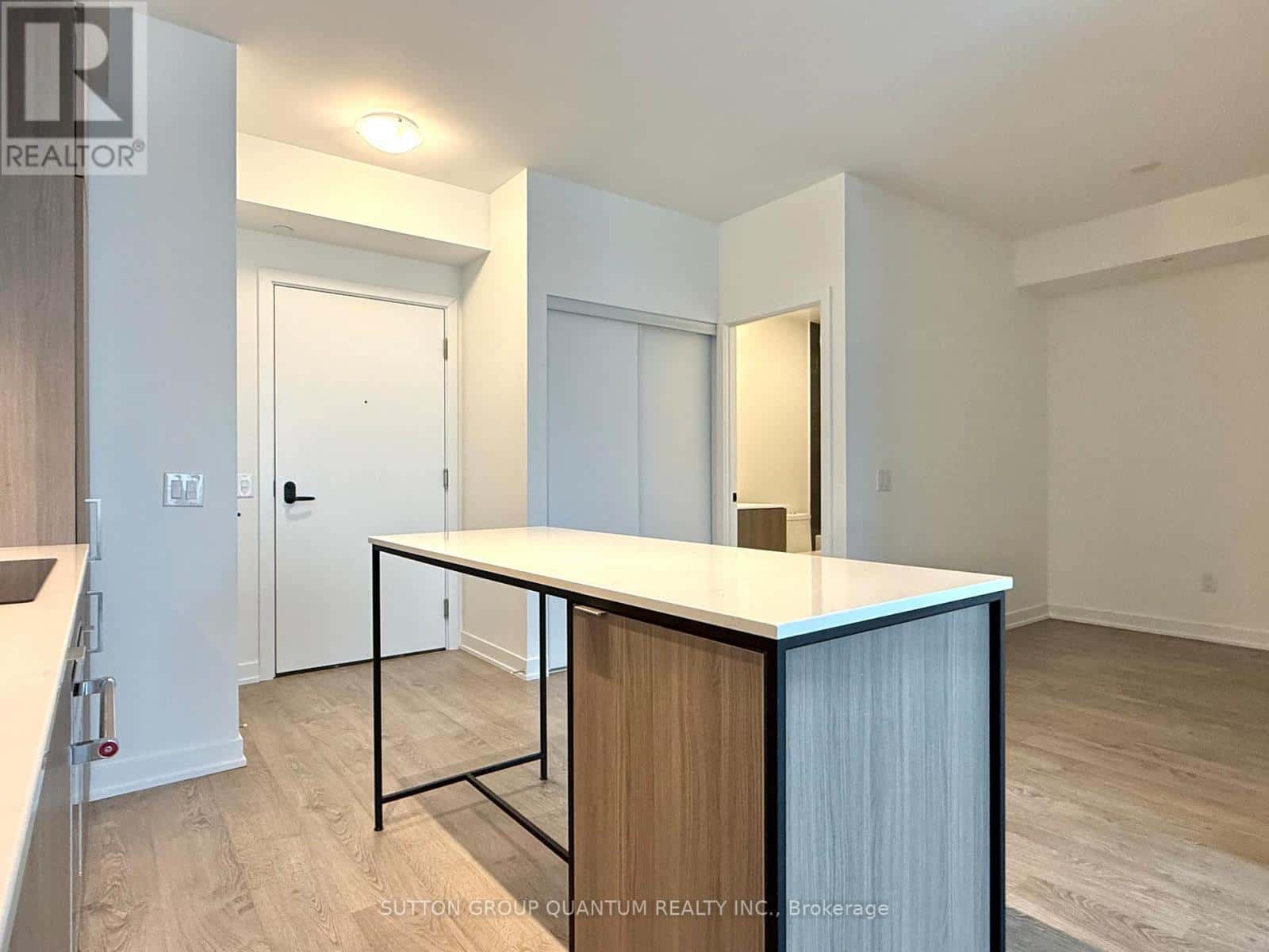 1209 - 220 MISSINNIHE WAY — Mississauga (Port Credit) - Photo 4 of 21