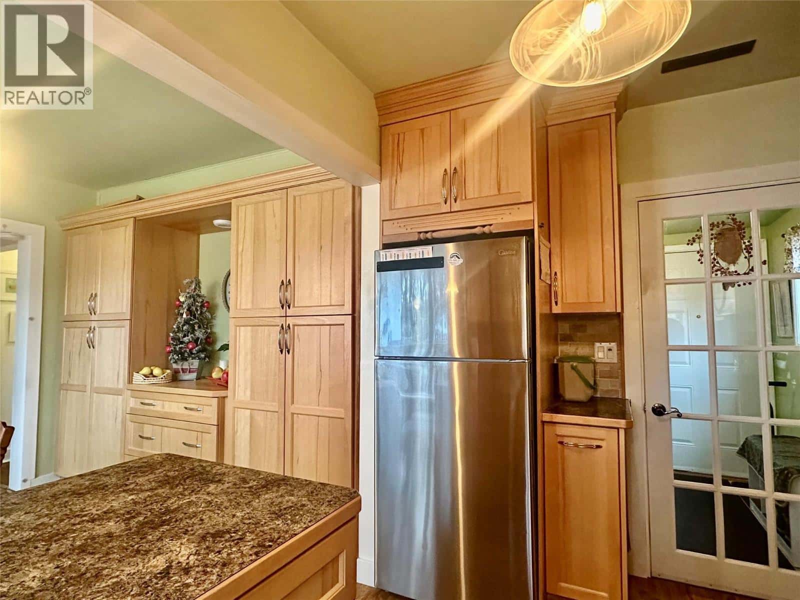 5826 Main Street — Oliver, British Columbia - Photo 4 of 33