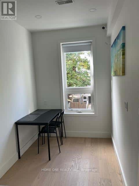 Toronto (Kensington-Chinatown) — Toronto (Kensington-Chinatown) - Photo 5 of 11