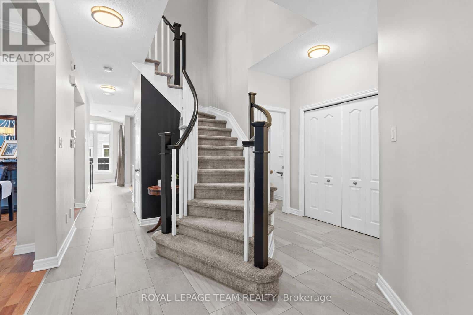 801 BOWERCREST CRESCENT — Ottawa, Ontario - Photo 5 of 50