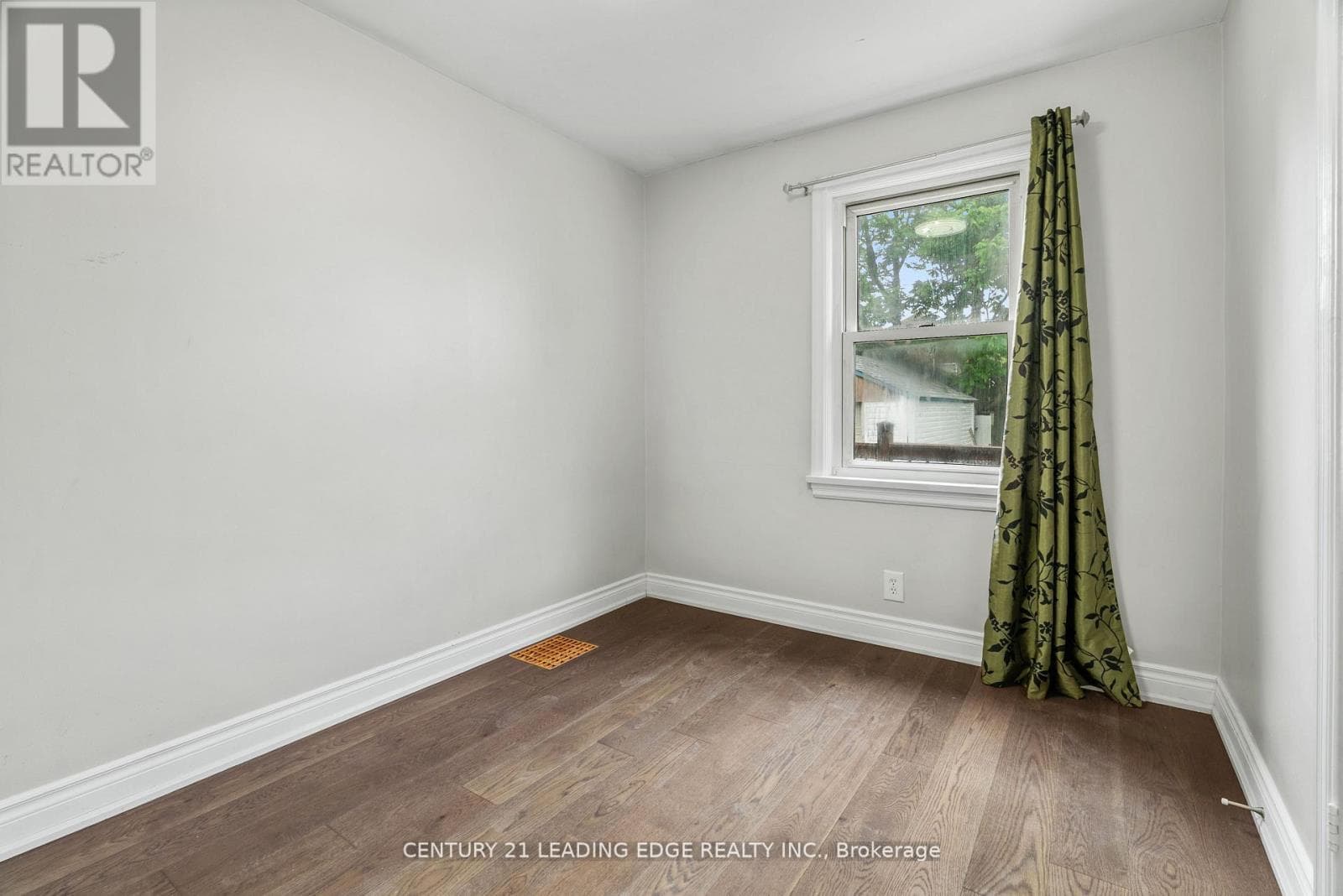 Oshawa (O'Neill) — Oshawa (O'Neill) - Main photo