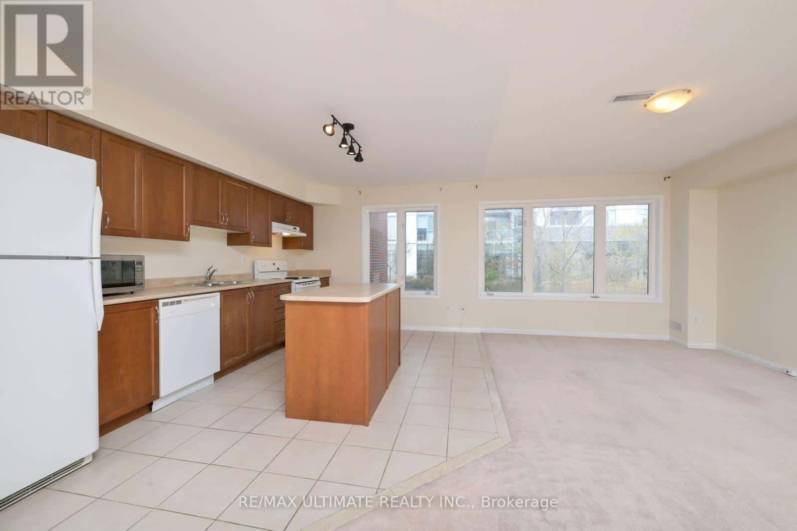 130 - 60 BROADVIEW AVENUE — Toronto (South Riverdale) - Photo 3 of 21