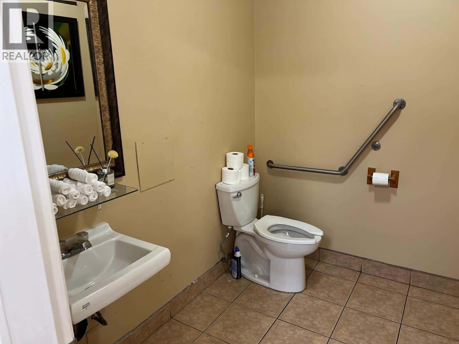 North Vancouver — North Vancouver - Photo 5 of 9