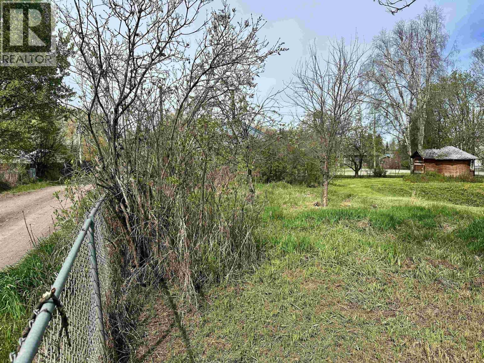 272 W 3RD STREET — Vanderhoof - Photo 3 of 15