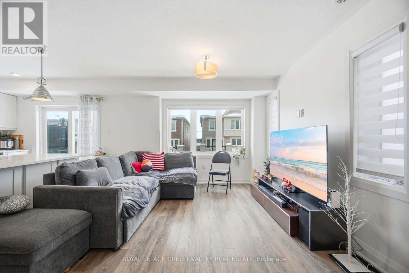 Kitchener — Kitchener - Photo 2 of 37