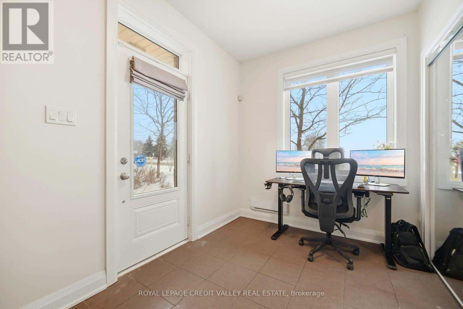 Kitchener — Kitchener - Photo 5 of 37