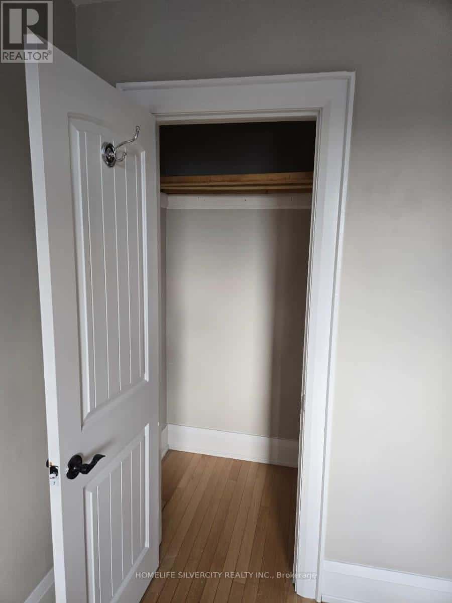 Toronto (Mount Dennis) — Toronto (Mount Dennis) - Photo 2 of 25