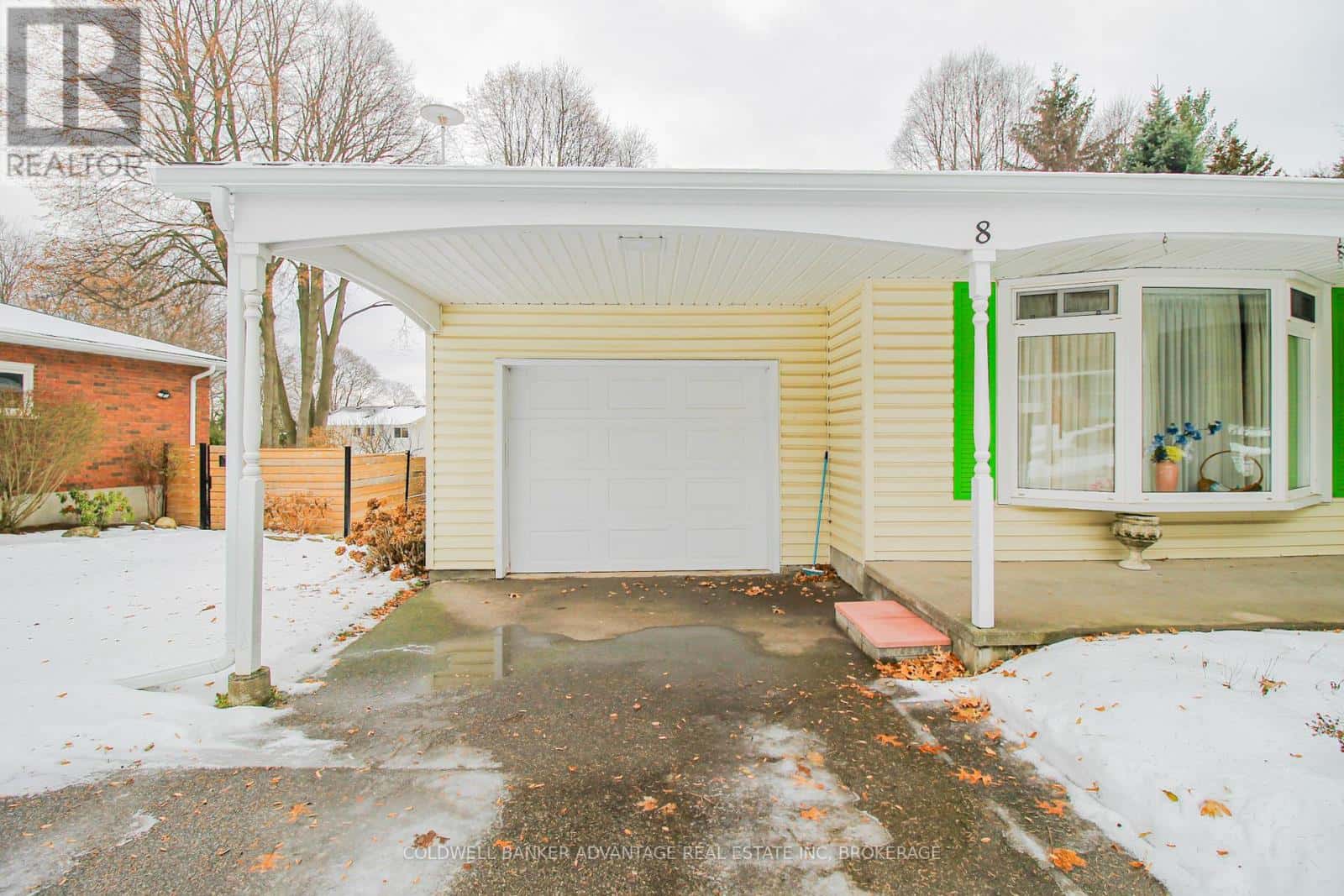 8 BIGELOW CRESCENT — Pelham (Fonthill), Ontario - Photo 4 of 45