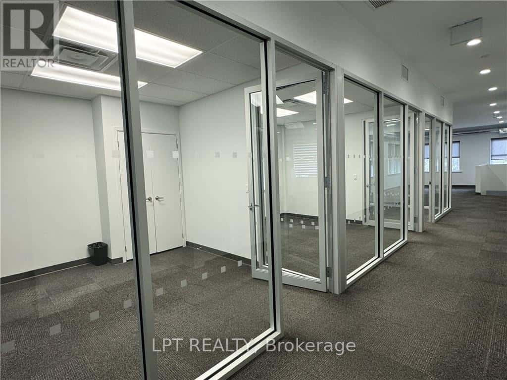 59 COLLIER STREET — Barrie (City Centre) - Photo 4 of 27