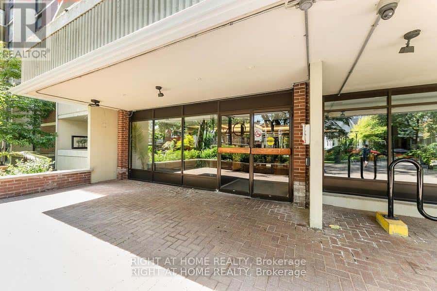 Toronto (Cabbagetown-South St. James Town) — Toronto (Cabbagetown-South St. James Town) - Photo 5 of 24