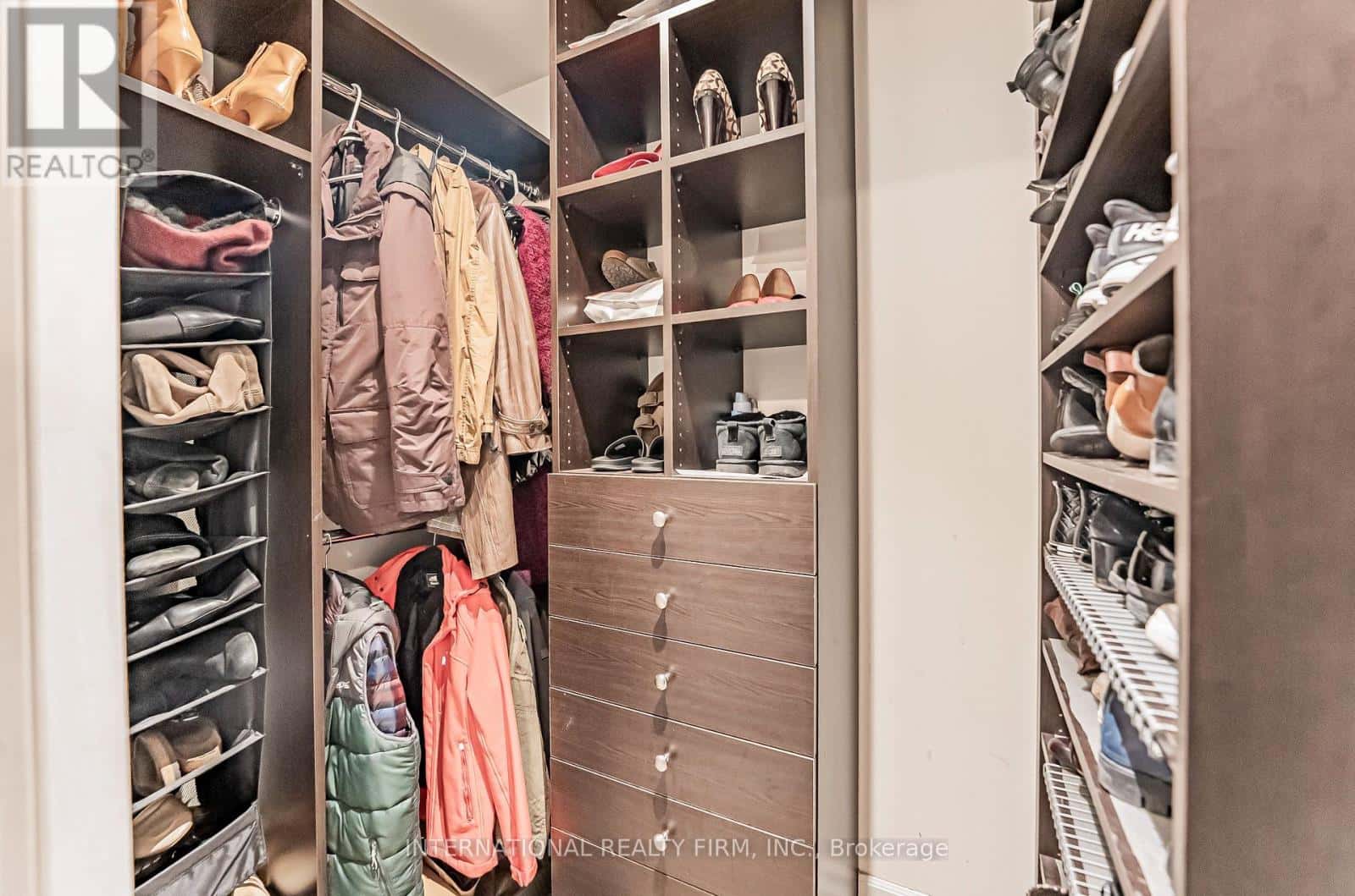 6 PENWOOD CRESCENT — Toronto (Banbury-Don Mills) - Photo 4 of 42