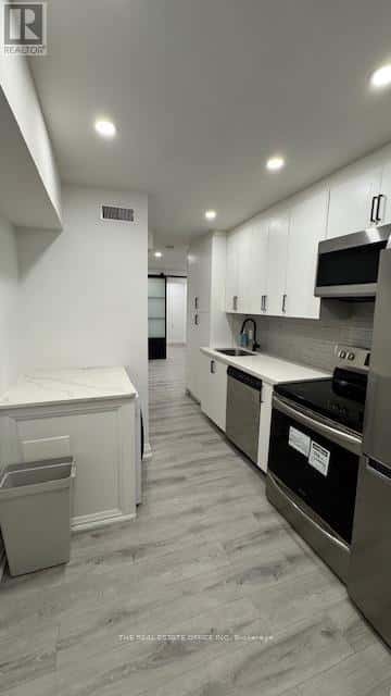 LOWER - 388 WOODBINE AVENUE — Toronto (The Beaches) - Photo 5 of 8