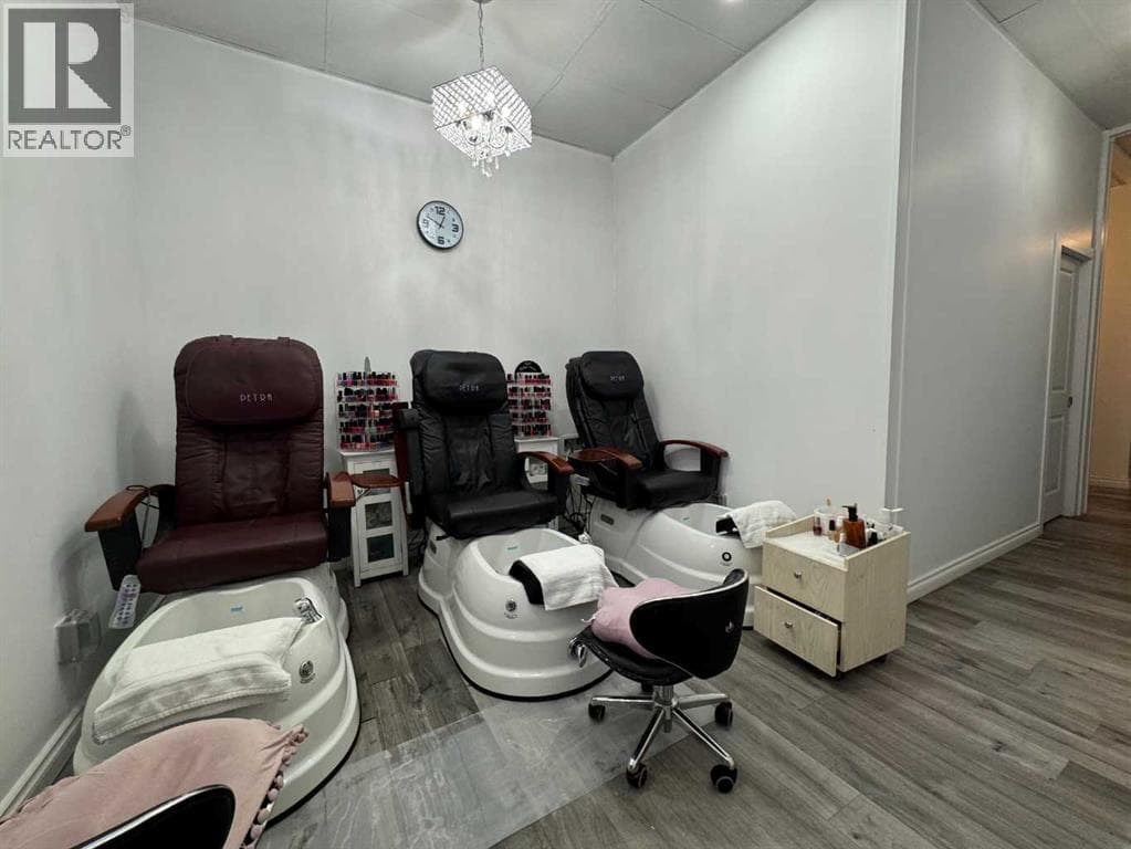 Calgary — Calgary - Main photo