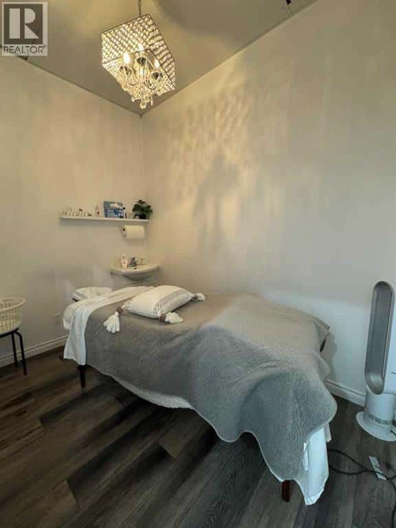 Calgary — Calgary - Photo 4 of 10