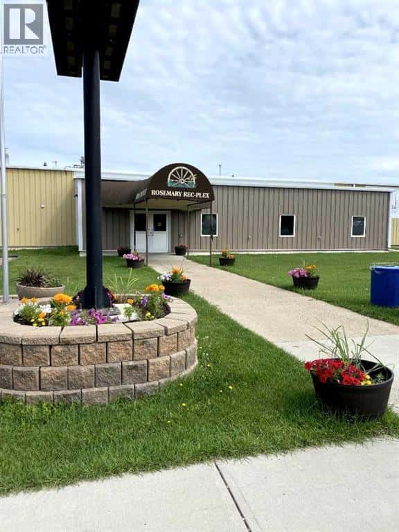 622 Iris Street — Rosemary, Alberta - Photo 3 of 5