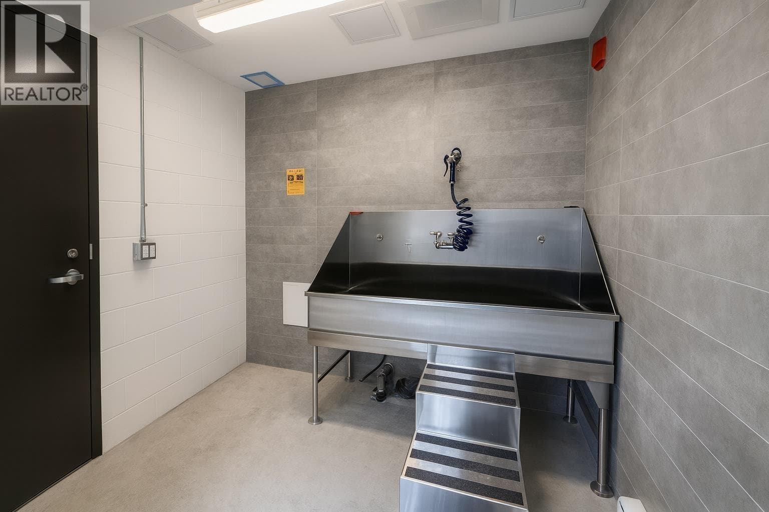 613 1504 SCOTT CRESCENT — Squamish - Main photo