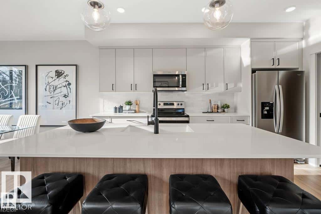 Stony Plain — Stony Plain - Photo 2 of 44