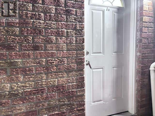 Brampton (Brampton North) — Brampton (Brampton North) - Photo 5 of 12