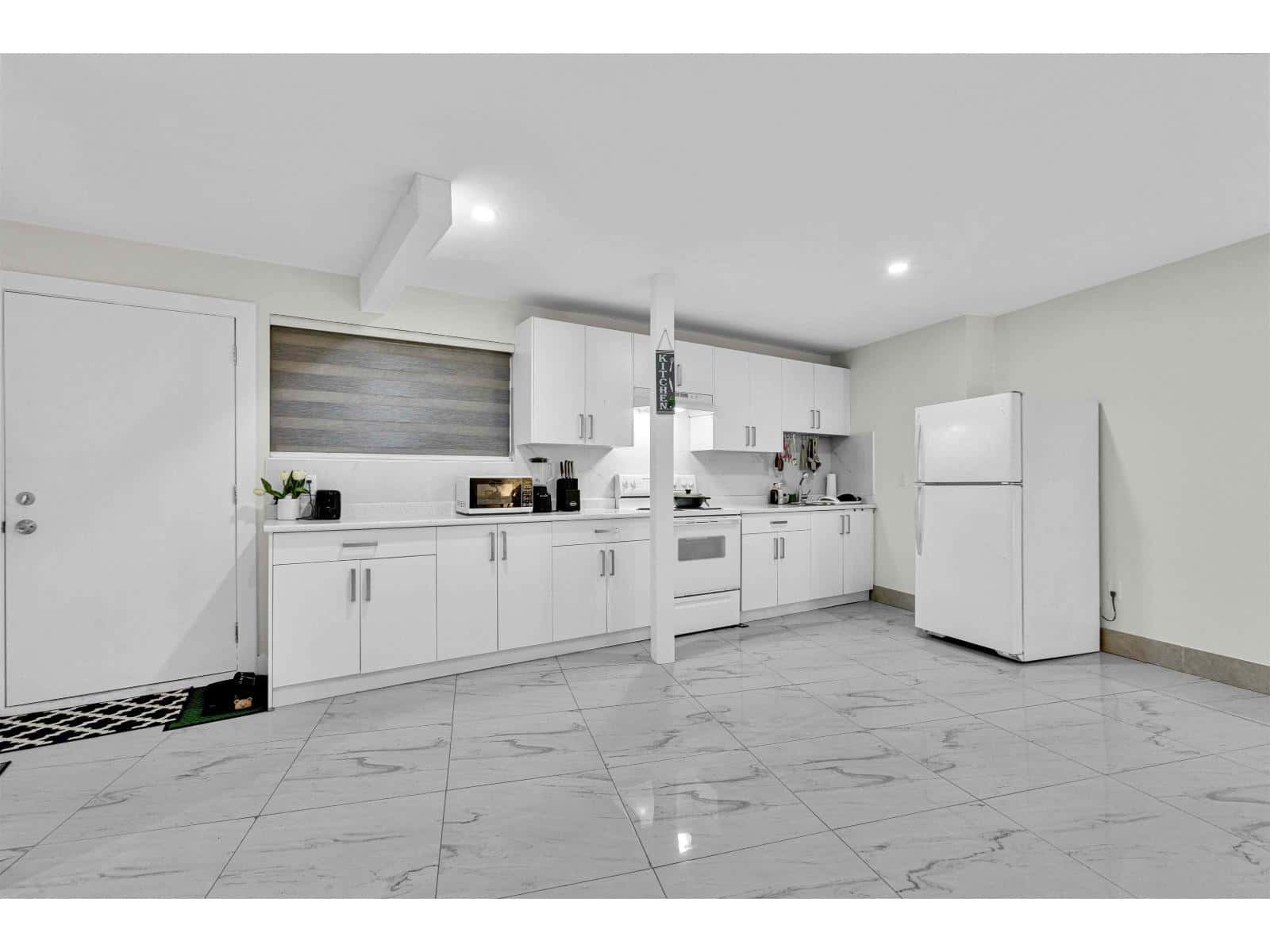 Surrey — Surrey - Photo 5 of 35