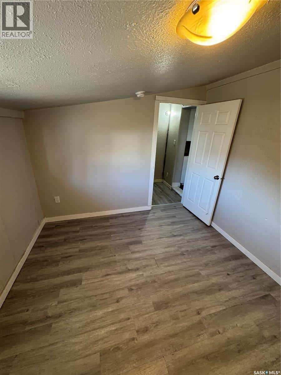 Regina — Regina - Photo 3 of 17