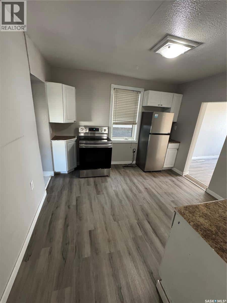 Regina — Regina - Photo 5 of 17