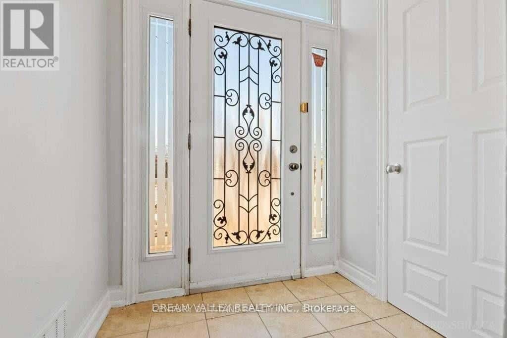 Toronto (Bendale) — Toronto (Bendale) - Photo 4 of 13