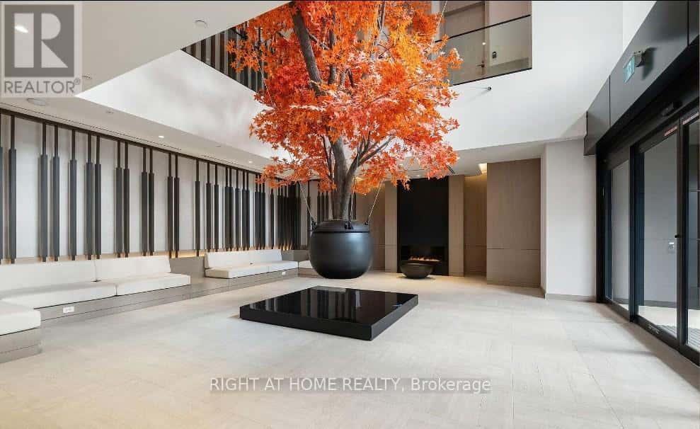 Mississauga (City Centre) — Mississauga (City Centre) - Photo 5 of 38