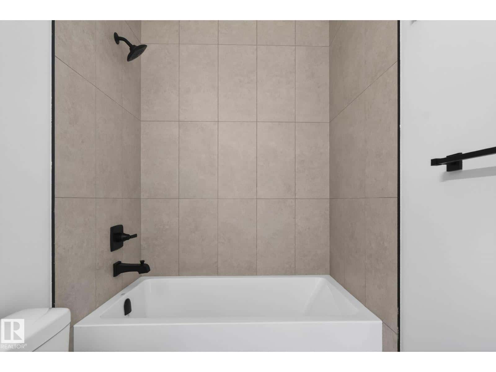 124 Pierwyck LO — Spruce Grove - Photo 2 of 33