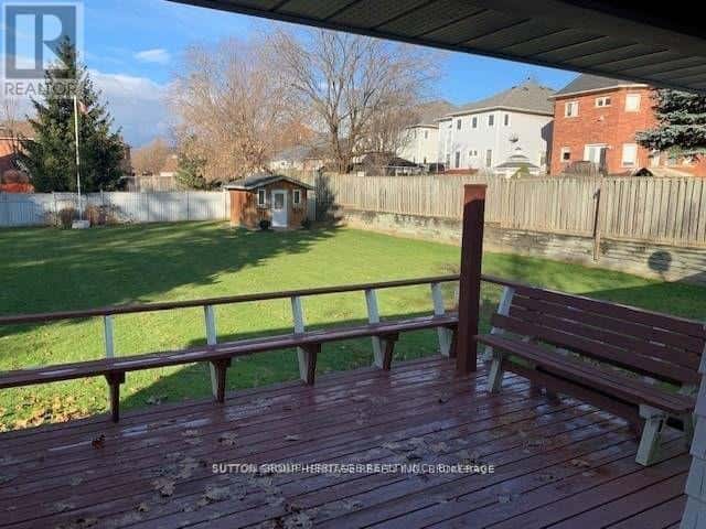 Whitby (Brooklin) — Whitby (Brooklin) - Photo 2 of 32