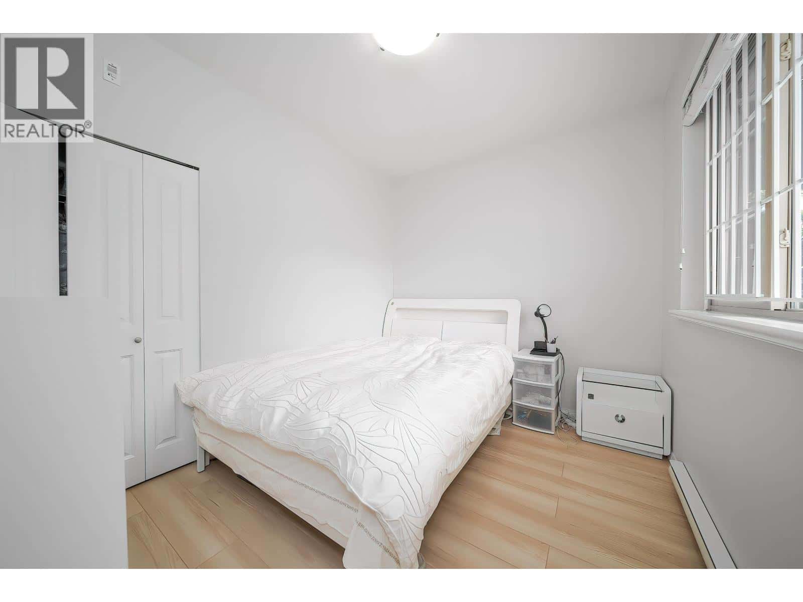 Burnaby — Burnaby - Photo 2 of 20