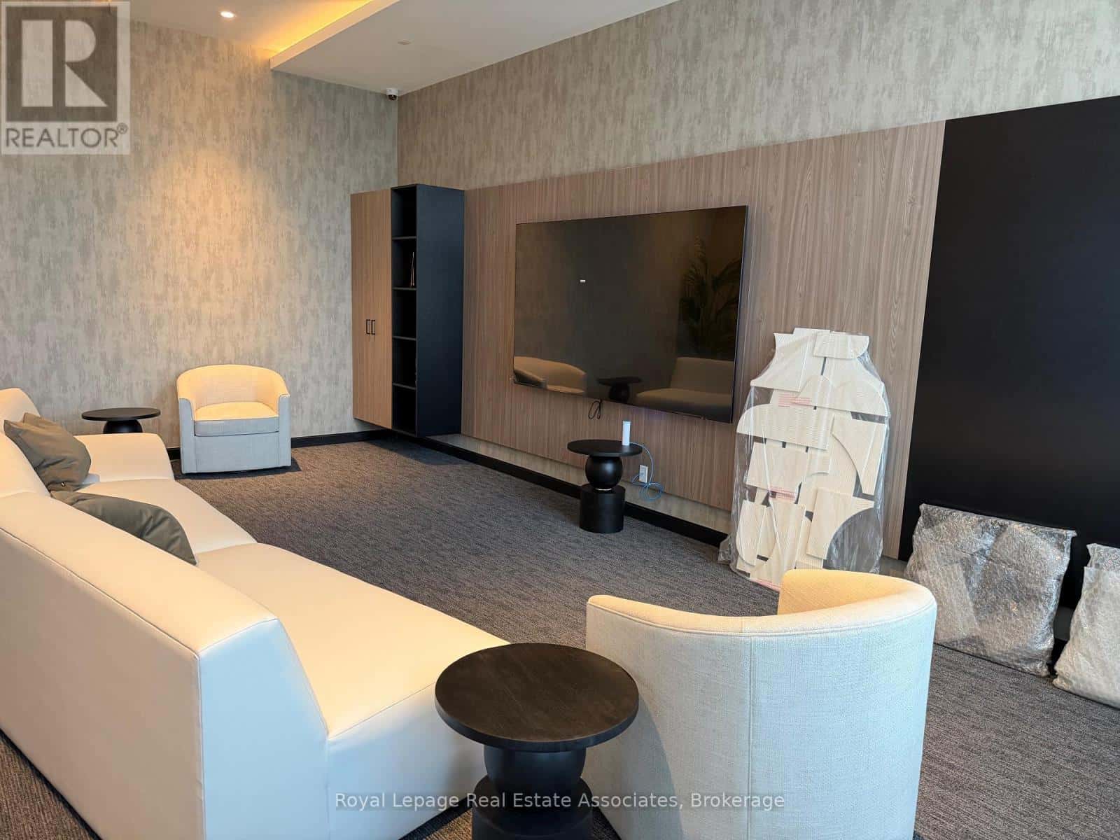 Milton (CO Coates) — Milton (CO Coates) - Photo 2 of 14