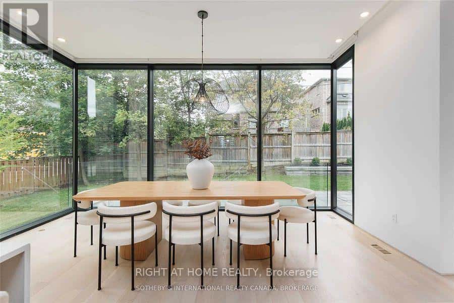 Markham (Grandview) — Markham (Grandview) - Photo 5 of 24