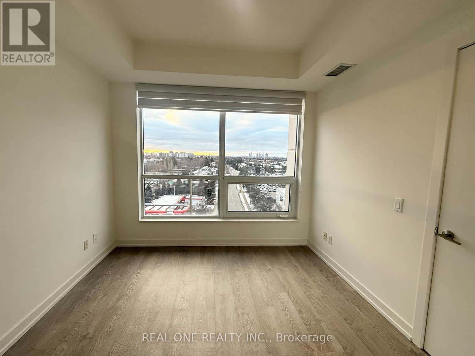 Markham (Grandview) — Markham (Grandview) - Photo 3 of 12