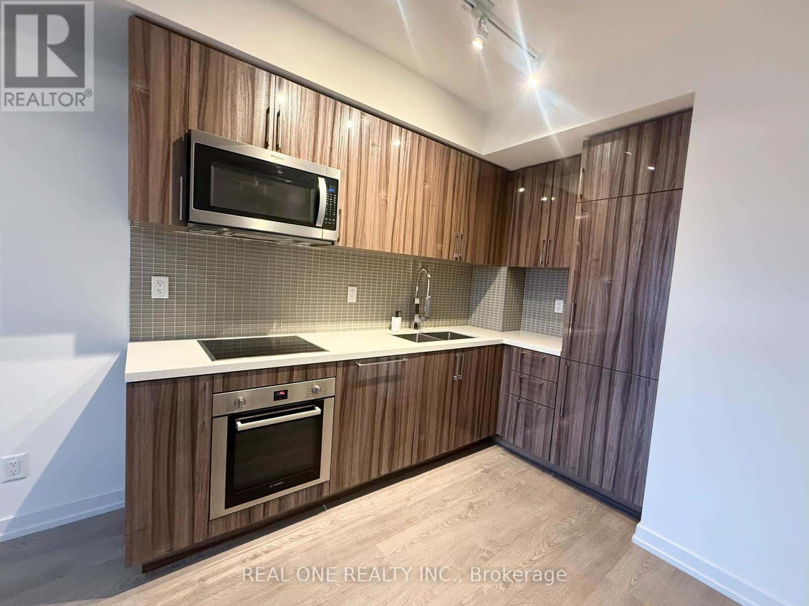 Markham (Grandview) — Markham (Grandview) - Photo 5 of 12