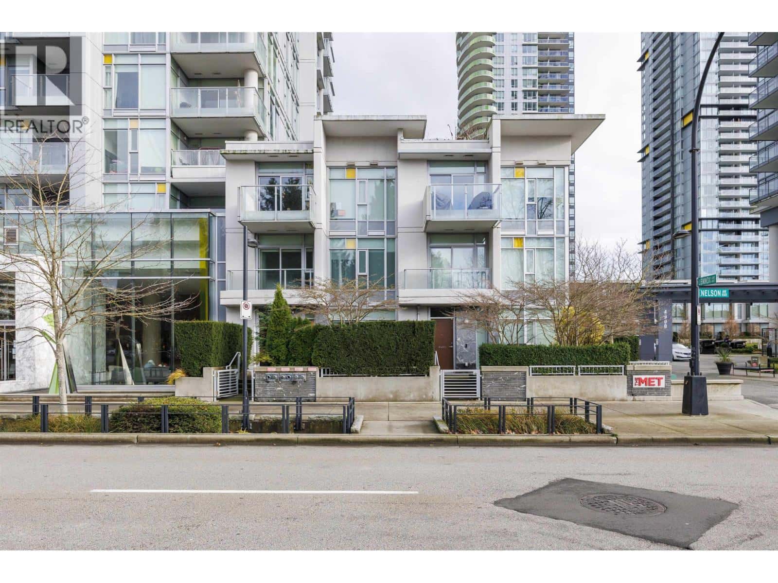 Burnaby — Burnaby - Photo 5 of 27