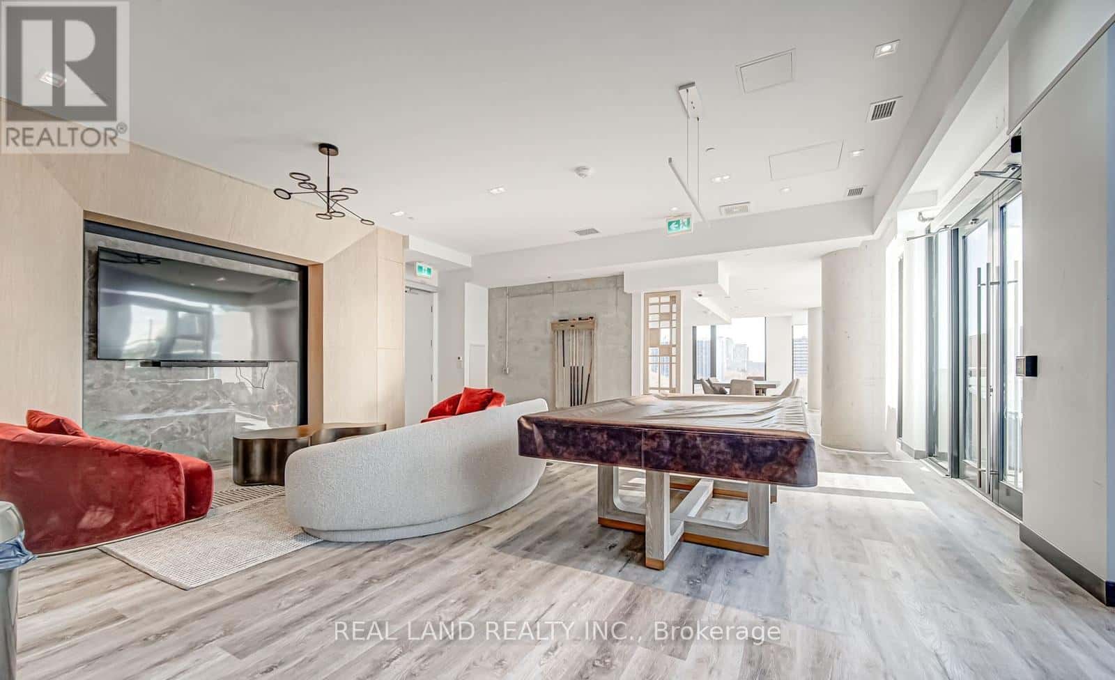 Toronto (Church-Yonge Corridor) — Toronto (Church-Yonge Corridor) - Photo 5 of 35