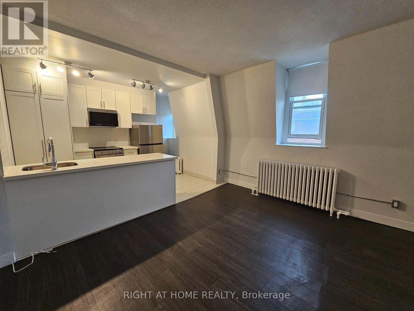 203 - 72 WELLESLEY STREET E — Toronto (Church-Yonge Corridor) - Photo 3 of 26