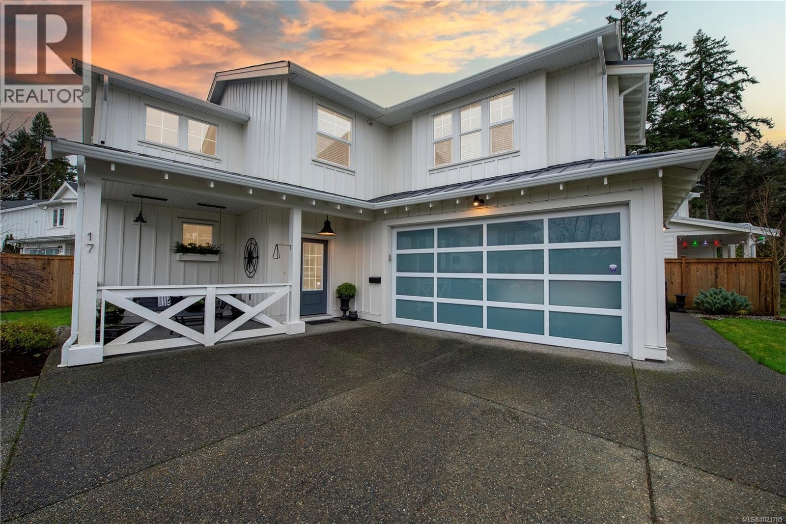 17 Jedstone Pl — View Royal, British Columbia - Main photo
