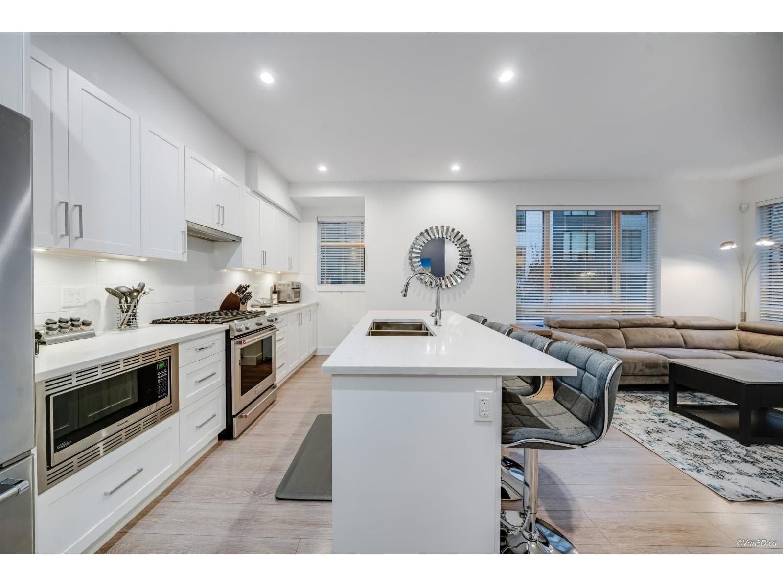 Surrey — Surrey - Main photo